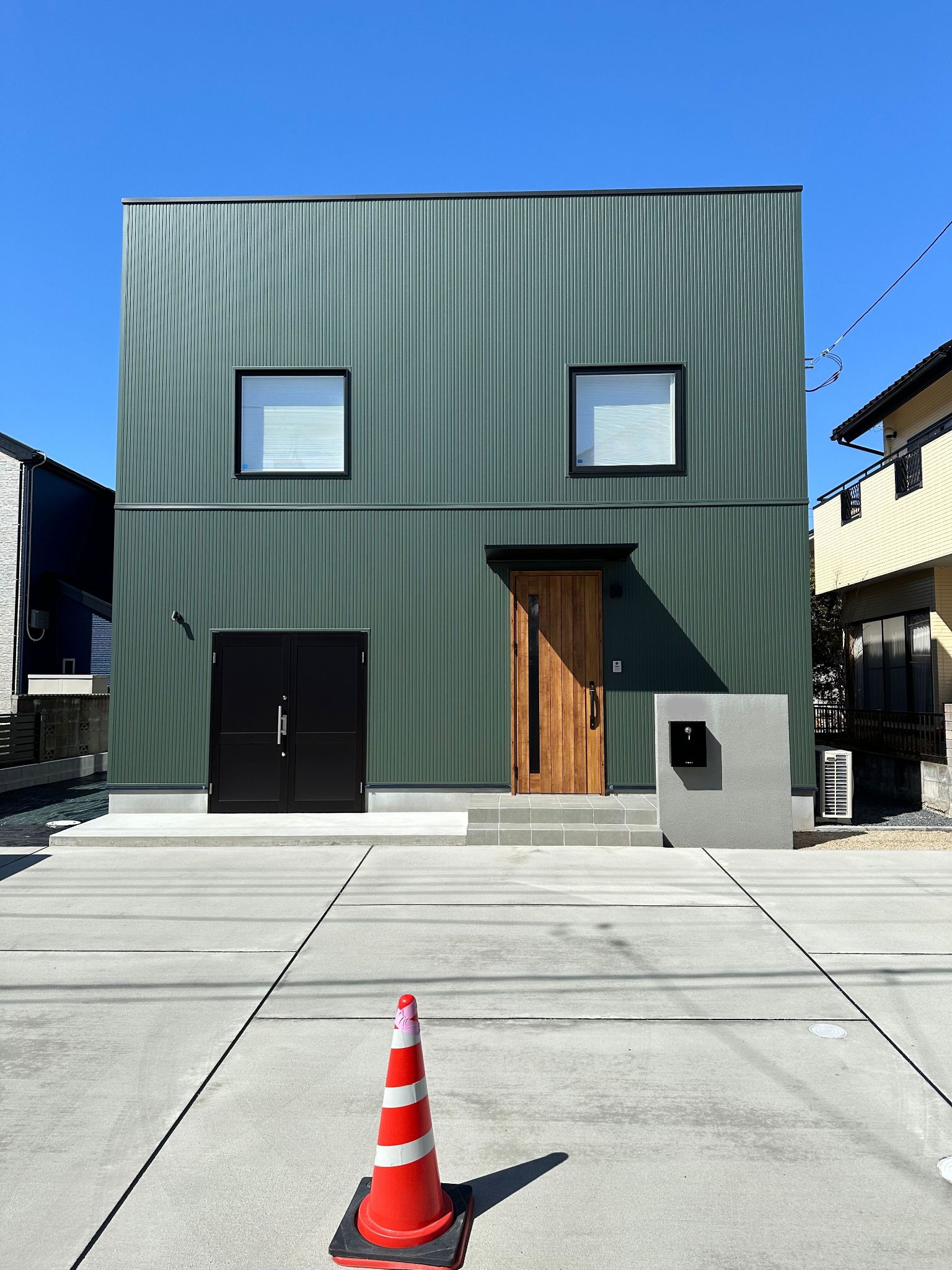 水戸市 | 規格住宅「ZERO-CUBE+ STEPFLOOR」2Fリビング、アウトドアスペースのある個性的なカスタマイズプラン 画像