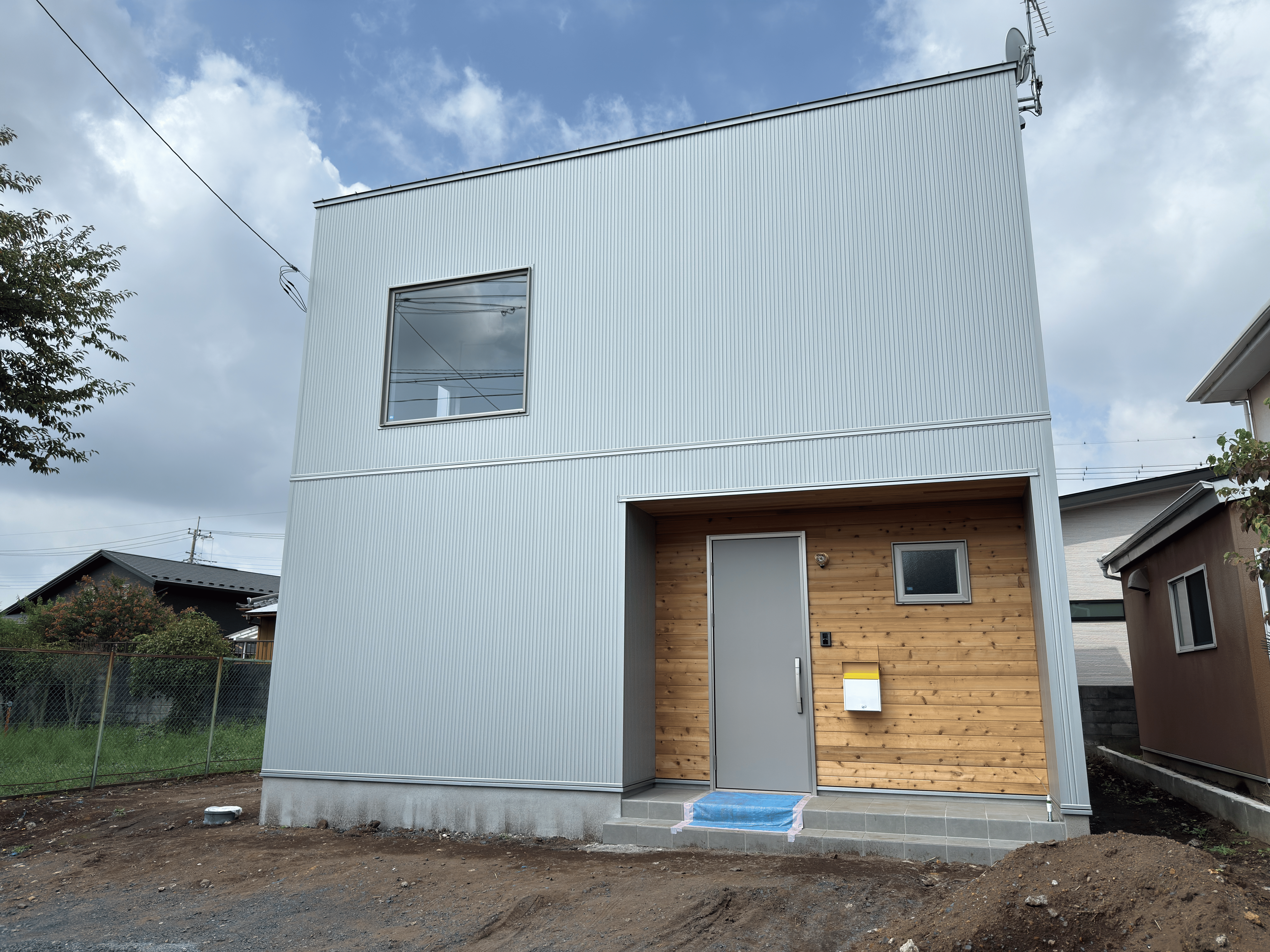 水戸市 | 規格住宅「ZERO-CUBE カスタマイズプラン」Cool × Warmの 素材が引き立て合う外観デザイン 画像