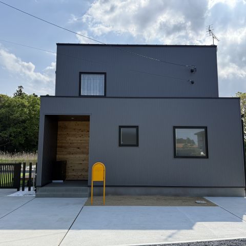 那珂市 | 規格住宅「ZERO-CUBE+ BOX」個性的な外観のカスタマイズプラン アイキャッチ画像