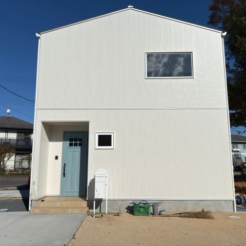 小美玉市 | 規格住宅「NORDIC HOUSE」シンプルに、美しい。ホワイトガルバの外観 アイキャッチ画像
